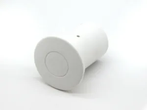 Beli plastični prekidač za svetlo