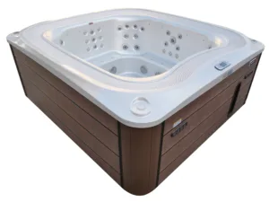 Luksuzna hidromasažna kada za spoljašnju upotrebu