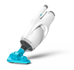 Ručni usisivač sa plavim nastavkom